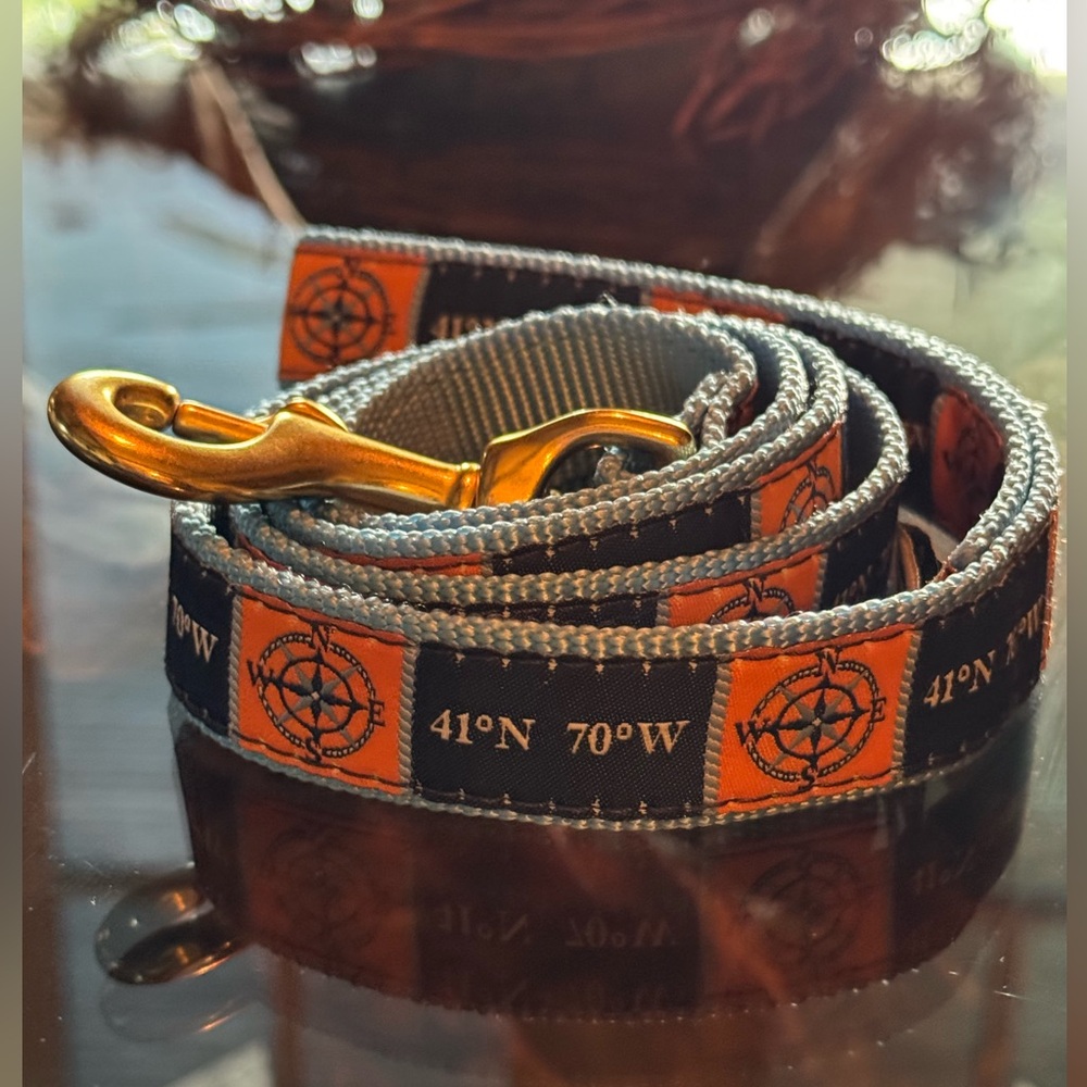 Nantucket coordinates dog leash. Never used.